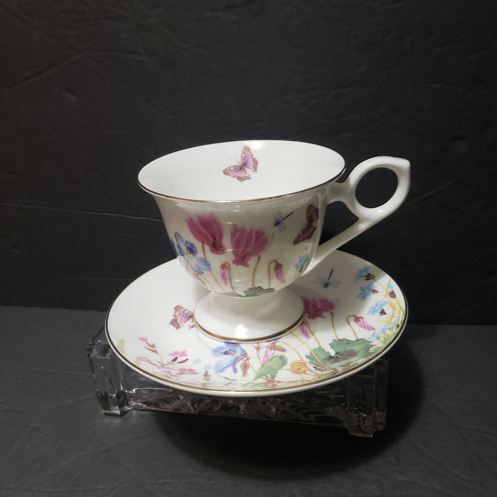 GRACIE BONE CHINA Teacup & Saucer Set